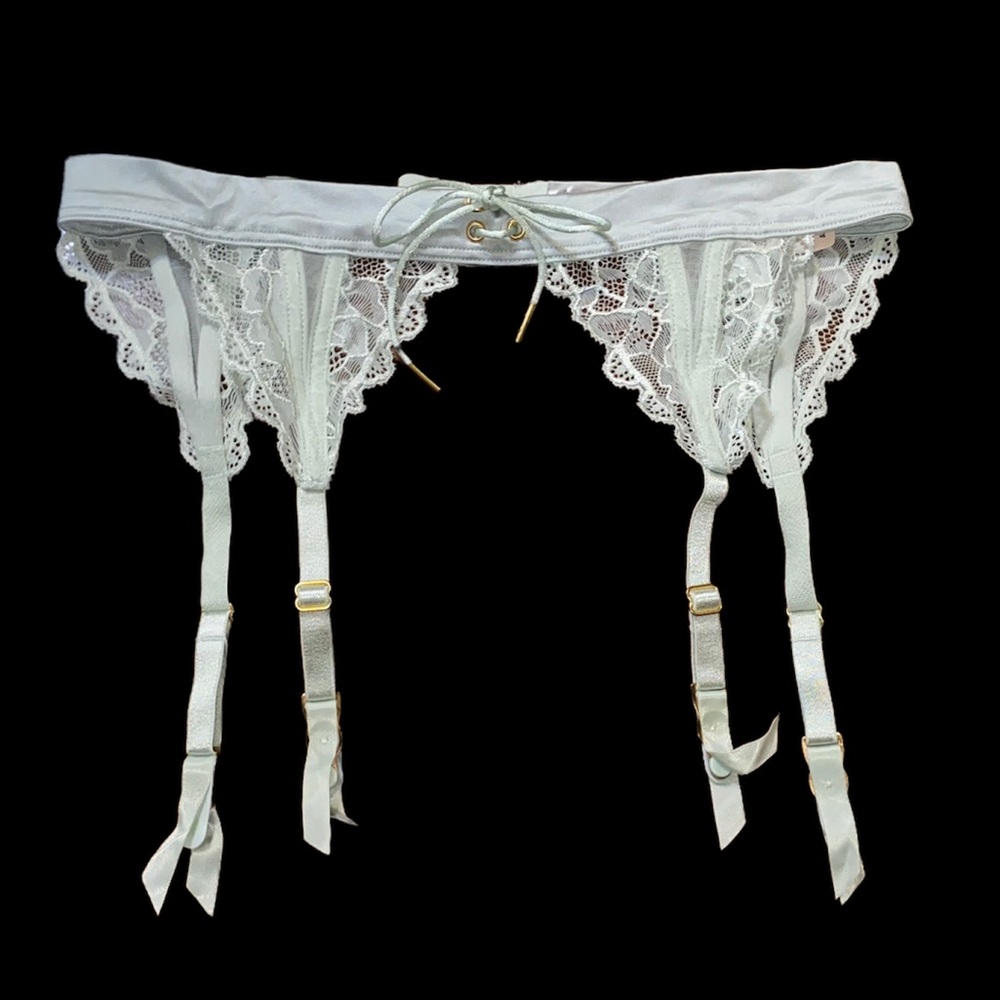 Victoria's Secret Lace Garter Belt (very pale mint green)